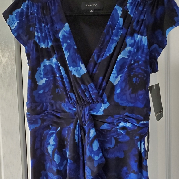 Dress - Picture 2 of 4